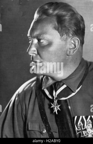 HERMANN GOERING (1893-1946) WWI deutsche Jagdflieger und NS-militärischer Führer im Jahr 1932. Er trägt die Pour le Merite-Medaille um den Hals Stockfoto