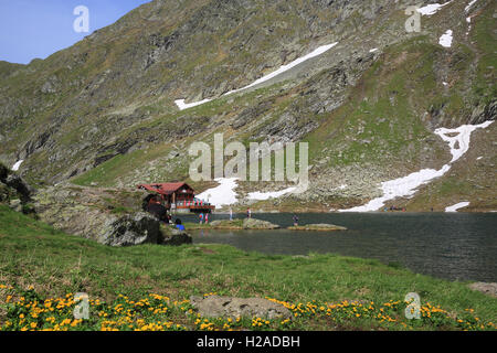 Balea Gletschersee in den schönen Fagaras Montains im Bereich Karpaten in Rumänien, Osteuropa Stockfoto