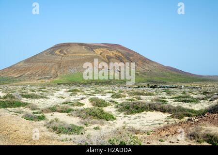 Vulkankegel Agujas Grandes aka Pedro Barba. Zentralen hohen Punkt der Isla Graciosa, Lanzarote, Kanarische Inseln, Spanien Stockfoto