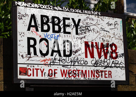 Abbey Road Straßenschild, London. 2016. Stockfoto