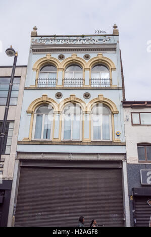 Ehemaligen viktorianischen Showroom von Henry Jacob im Italianate-Stil, 19.. Jahrhundert, jetzt ein Shop, Oldham Street Manchester, England Stockfoto