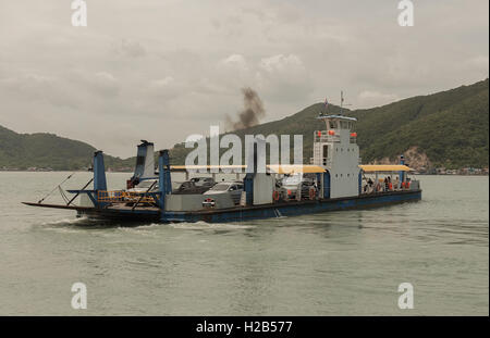 Fähre, Parkplatz, Thailand, Meer, Tourismus, Bootfahren, Tourismus, Ozean, Transit, Passagierhafen, Olympiade, Tourismus, Küste, Stockfoto