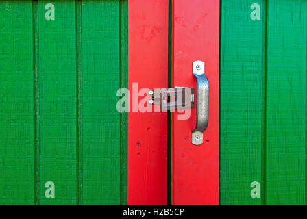 Ein helles Grün und Rot Weihnachten-Hütte. Stockfoto