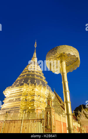 Wat Phra, die Doi Suthep Tempel bei Nacht, Chiang Mai, Thailand Stockfoto
