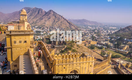 Blick auf die Stadt vom Amer Fort in Jaipur, Indien Stockfoto