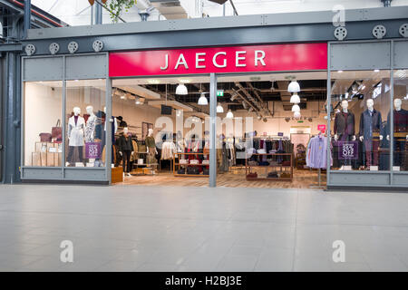 Jaeger Mode speichern in Swindon Designer Outlet Centre UK Stockfoto