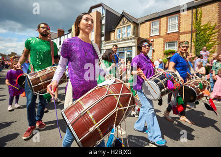 Feiern beim Karneval 2016 Cowley Road in Oxford Stockfoto