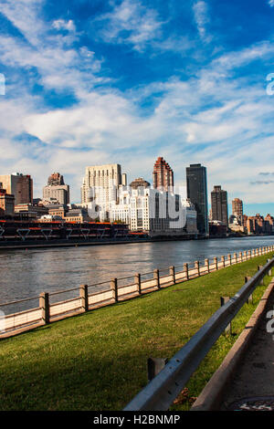 Blick auf New York City von Roosevelt island Stockfoto