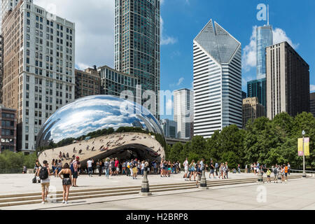 Cloud Gate AKA The Bean, Millennium Park, Chicago, Illinois, Vereinigte Staaten Stockfoto