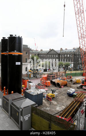 Baustelle am St. Thomas St. Blick auf Kings College Guys Hospital Campus von Shard London SE1 UK KATHY DEWITT Stockfoto