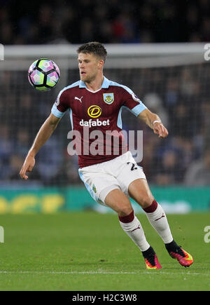 Burnley Johann Berg Gudmundsson während der Premier League match bei Turf Moor, Burnley. PRESSEVERBAND Foto. Bild Datum: Montag, 26. September 2016. Finden Sie unter PA Geschichte Fußball Burnley. Bildnachweis sollte lauten: Richard Verkäufer/PA Wire. Einschränkungen: EDITORIAL verwenden nur keine unbefugten Audio, Video, Daten, Spielpläne, Verbandsliga/Logos oder "live"-Dienste. Im Spiel Onlinenutzung beschränkt auf 75 Bilder, keine video Emulation. Keine Verwendung in Wetten, Spiele oder Vereinsspieler/Liga/Einzelpublikationen. Stockfoto