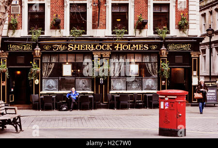 "Sherlock Holmes" alten traditionellen englischen Pub, außen, Northumberland Street, London WC2N 5DB, England; VEREINIGTES KÖNIGREICH; Europa Stockfoto