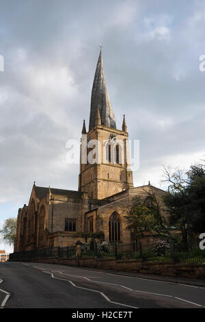 Chesterfield Pfarrkirche mit schiefen Turm, Derbyshire in England Stockfoto