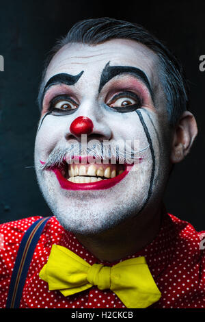 Schrecklich verrückte Clown und Halloween-Thema Stockfoto