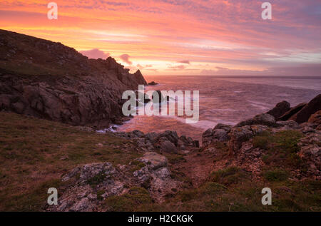 Sonnenaufgang am Gwennap Kopf in Cornwall Stockfoto