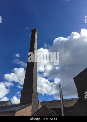 Schornstein, die zu einem der Töpferei Fabriken. in burslem, Stoke-on-Trent, England. Stockfoto