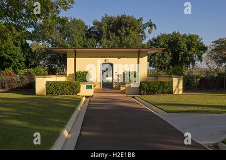 Der Haupteingang zum Adelaide River War Cemetery, Adelaide River, Northern Territory, Australien Stockfoto