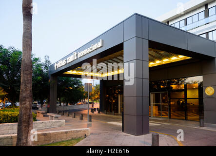 Eingang Xanit International Hospital, Benalmadena, besucht von britischen Expats. Costa Del Sol, Spanien. Stockfoto