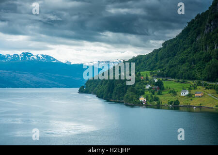 Schöne Natur Hardangerfjord Landschaft Sommerregen Norwegen Stockfoto