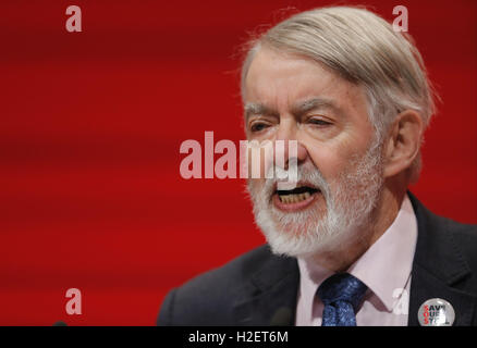 Liverpool, Vereinigtes Königreich. 27. September 2016.   Paul Flynn Schatten Leiter des Hauses Labour Party Conference 2016 der Acc Liverpool, Liverpool, England 27. September 2016 befasst sich mit der Labour Party Konferenz 2016 an der Acc Liverpool, Liverpool, England © Allstar Bibliothek/Alamy Live News Bildnachweis: Allstar Bild Bibliothek/Alamy Live-Nachrichten Stockfoto