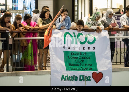 Kuala Lumpur, Malaysia. 27. September 2016. Treffen Sie sich die Fans Sitzung von Mercedes F1-Piloten Lewis Hamilton und Nico Rosberg im Petronas KLCC Shopping Mall. Bildnachweis: Danny Chan/Alamy Live-Nachrichten. Stockfoto