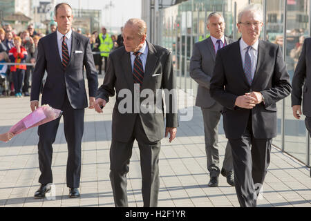 Seine königliche Hoheit Prinz Philip besuchen i360 British Airways, Brighton, Kingsway, East Sussex, UK. 28. Oktober 2016 Stockfoto