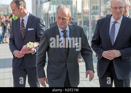 Seine königliche Hoheit Prinz Philip besuchen i360 British Airways, Brighton, Kingsway, East Sussex, UK. 28. Oktober 2016 Stockfoto