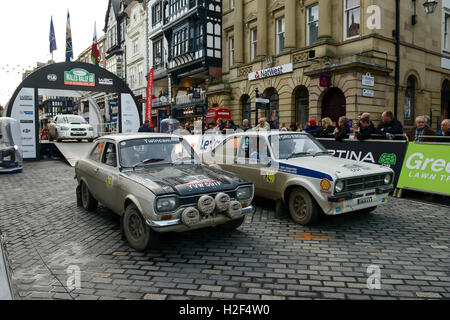 Chester, UK. 28. Oktober 2016. Wales Rallye GB. Am Ende des ersten Tages, Ford Escort Autos konkurrieren in die WRGB National Rally Fahrt durch Chester Stadtzentrum entfernt. Bildnachweis: Andrew Paterson/Alamy Live-Nachrichten Stockfoto