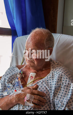 Patienten Tag nach Herz-Bypass-Operation erholt. Stockfoto