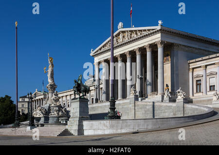 Parlamentsgebäude in Ringstrabe in Wien, Österreich. Stockfoto