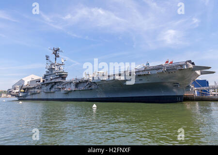 Ein Blick auf die USS Intrepid Sea Air and Space Museum. Stockfoto