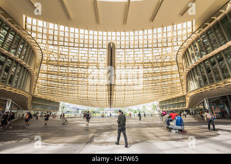 Blick vom Eingang zum Einkaufszentrum Forum Des Halles in Les Halles Paris Frankreich. Stockfoto