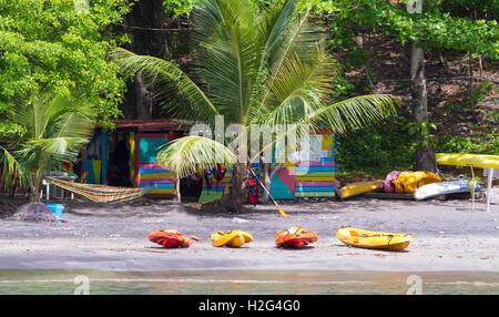 Die tropischen Strand auf der Insel Martinique, Französisch-Westindien. Stockfoto