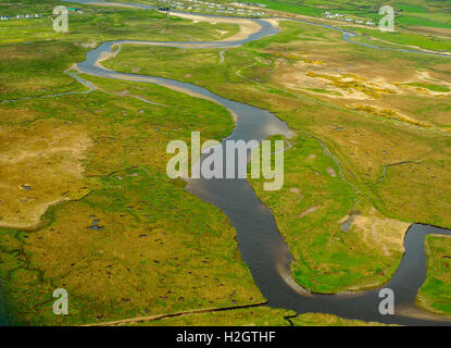 Inagh Fluss schlängelt sich in Richtung Meer, County Clare, Irland Stockfoto