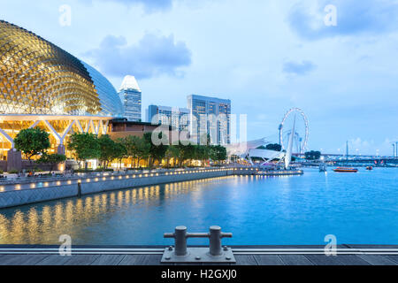 Abend Skyline von Singapur Stockfoto