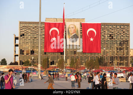 Türkei, ISTANBUL - 20. Mai 2016: Blick auf den berühmten Taksim-Platz in Istanbul. Taksim ist ein wichtigsten Verkehrsknotenpunkt und ein beliebtes des Stockfoto