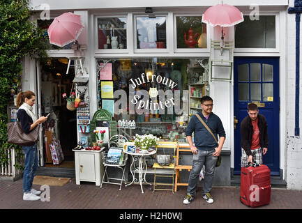 Juffrouw Splinter Swap Basar Prinsengracht Jordaan Amsterdam Niederlande (chinesische asiatische Airbnb Tourist) Stockfoto