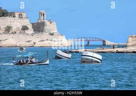 St. Elmo Wellenbrecher Bridge, Valletta, Malta Stockfoto