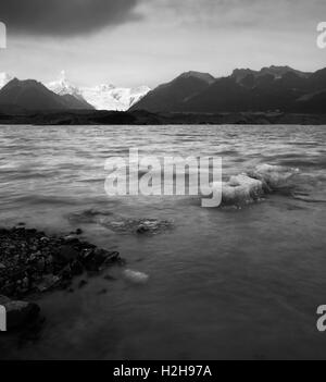 Die Sonne geht über der Wurzel-Gletscher in der Nähe von McCarthy, Alaska. Stockfoto