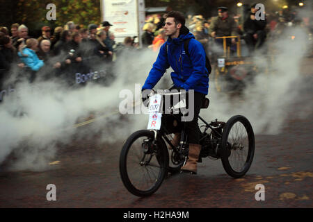 Marot Gardon veteran Dreirad gemacht im Jahre 1902 beim Start der London, Brighton veteran Car run am Hyde Park Corner, London UK Stockfoto