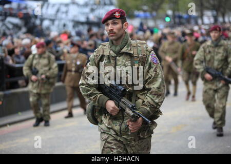 B Firma 4. Bataillon Fallschirmjäger-Regiment an den Lord Mayor es Show, London, UK. Stockfoto