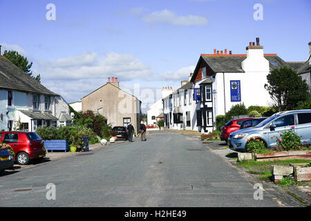 Die Hauptstraße in Ravenglass, Cumbria, England, UK. Stockfoto