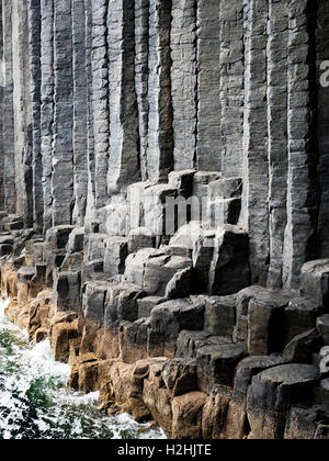 Basaltsäulen in der Mündung des Fingals Höhle Insel Staffa Argyll und Bute Schottland Stockfoto