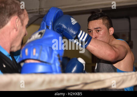 Auckland, Neuseeland. 29. Sep, 2016. John Parker ist in Trainingseinheit nach der Pressekonferenz in Auckland am Sep 29, 2016. John Parker ist Joseph Parkers Bruder und sein Profidebüt auf der Karte. © Shirley Kwok/Pacific Press/Alamy Live-Nachrichten Stockfoto