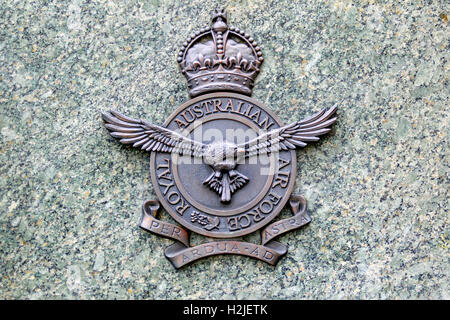 London, England, Vereinigtes Königreich. Australian War Memorial am Hyde Park Corner. Detail: Abzeichen der Royal Australian Air Force Stockfoto