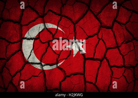Türkei Flagge auf rissigen Boden gemalt Stockfoto