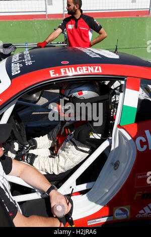 Imola, Italien - 25. September 2016: Autos auf der Strecke beim Rennen des Porsche Carrera Cup Italia-Car-Rennen in Imola Stockfoto