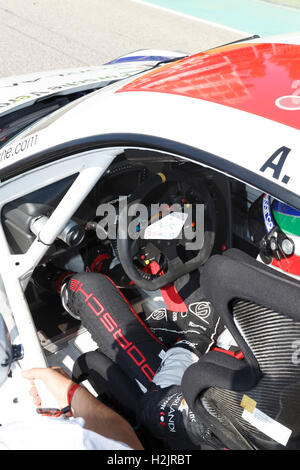 Imola, Italien - 25. September 2016: Autos auf der Strecke beim Rennen des Porsche Carrera Cup Italia-Car-Rennen in Imola Stockfoto