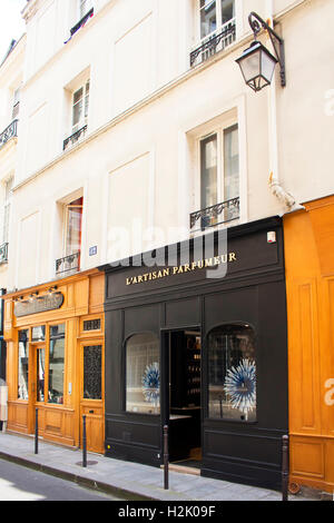 Handwerker, Retro-Stil Boutiquen in Le Marais Bezirk von Paris zeigt französische Art de Vivre. Stockfoto