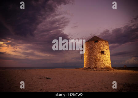 Alte Windmühle Ai Gyra Agios Ioannis Strand, Lefkada, Griechenland Stockfoto